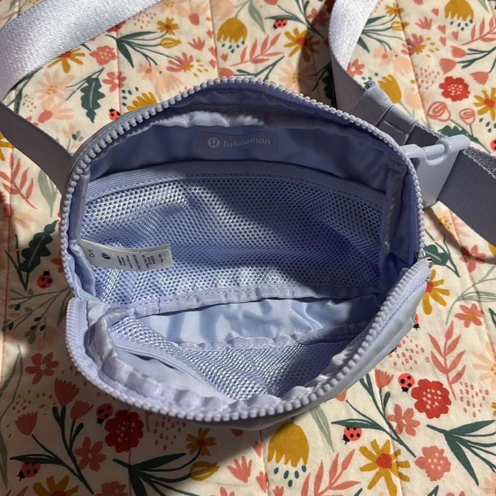 Lululemon Belt Bag Lavender Purple - Picture 8 of 11